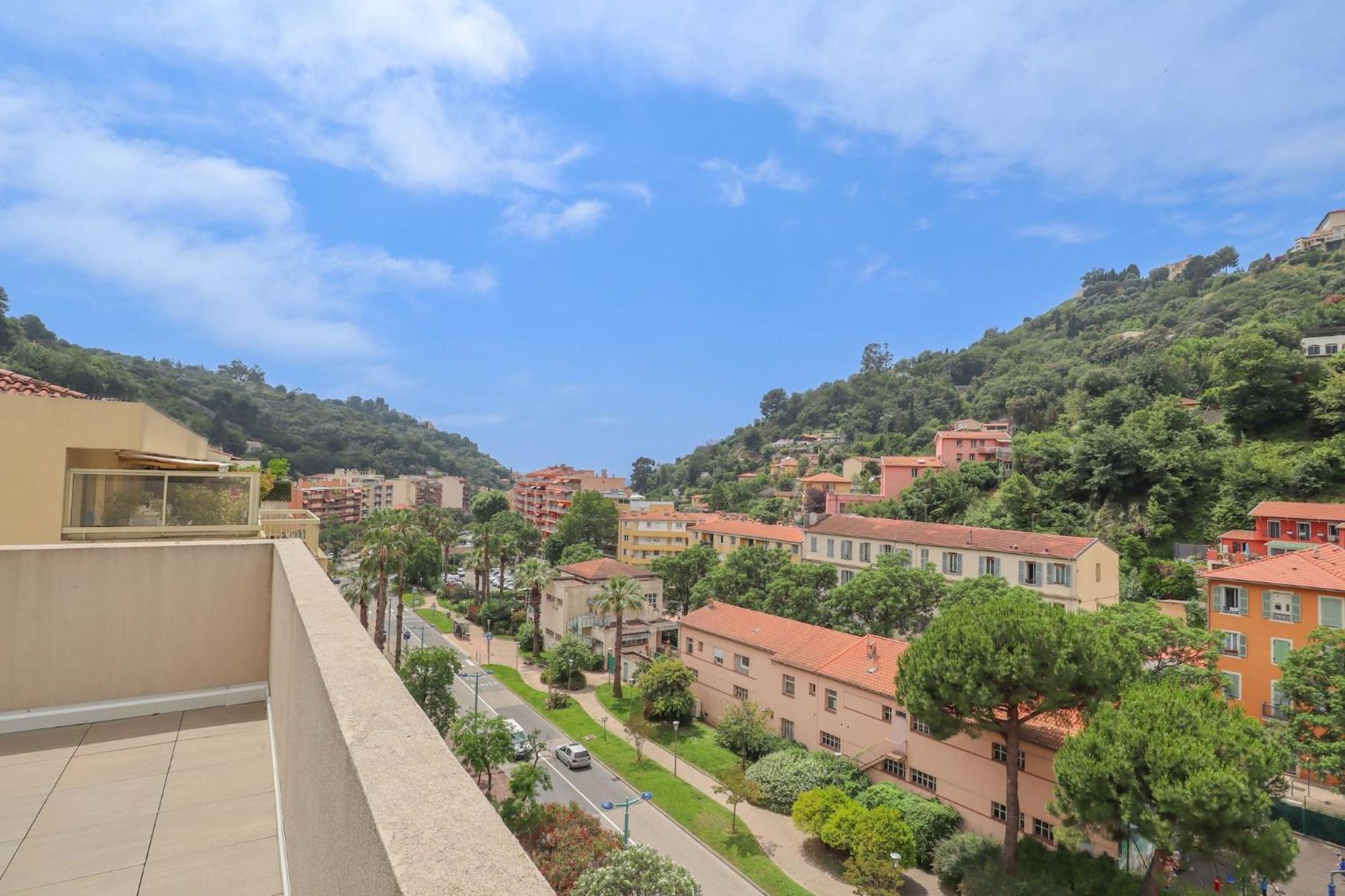 Spacieux Rooftop Parking, Terrasse Ensoleillee Menton Bagian luar foto