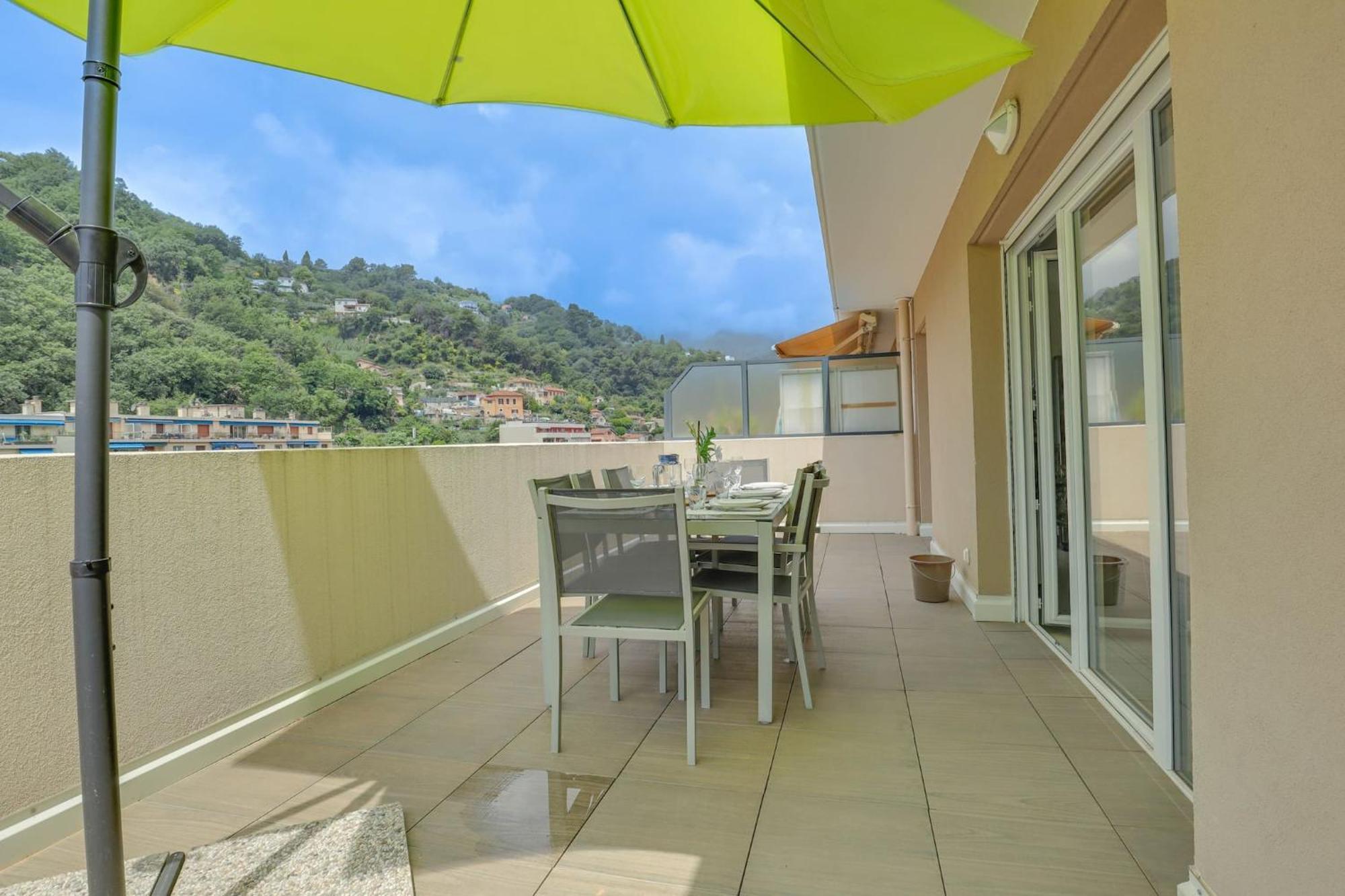 Spacieux Rooftop Parking, Terrasse Ensoleillee Menton Bagian luar foto