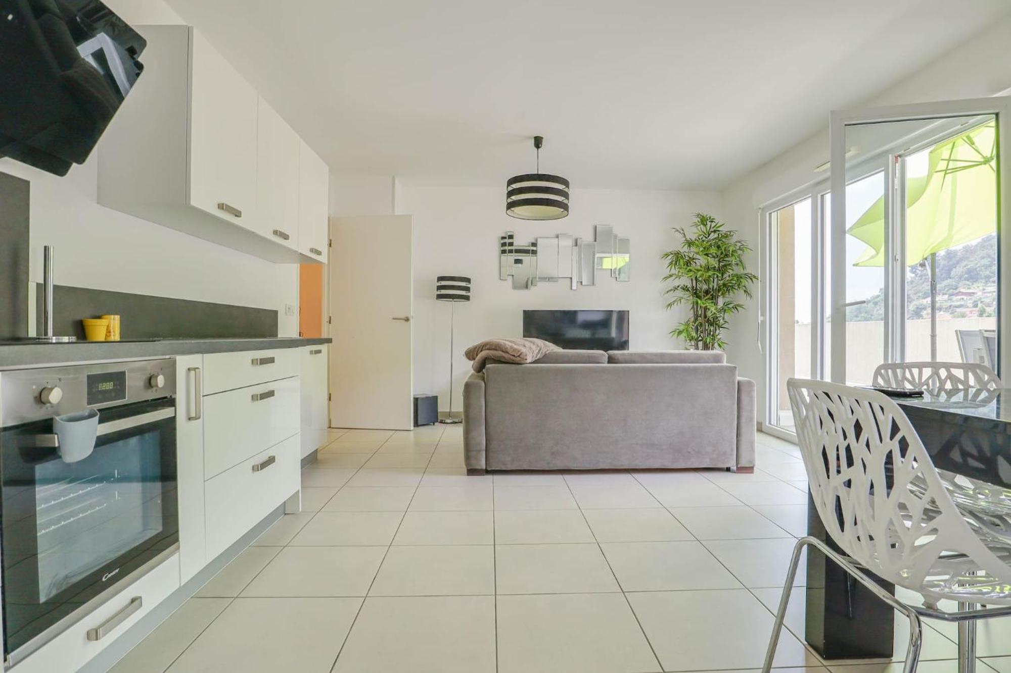 Spacieux Rooftop Parking, Terrasse Ensoleillee Menton Bagian luar foto