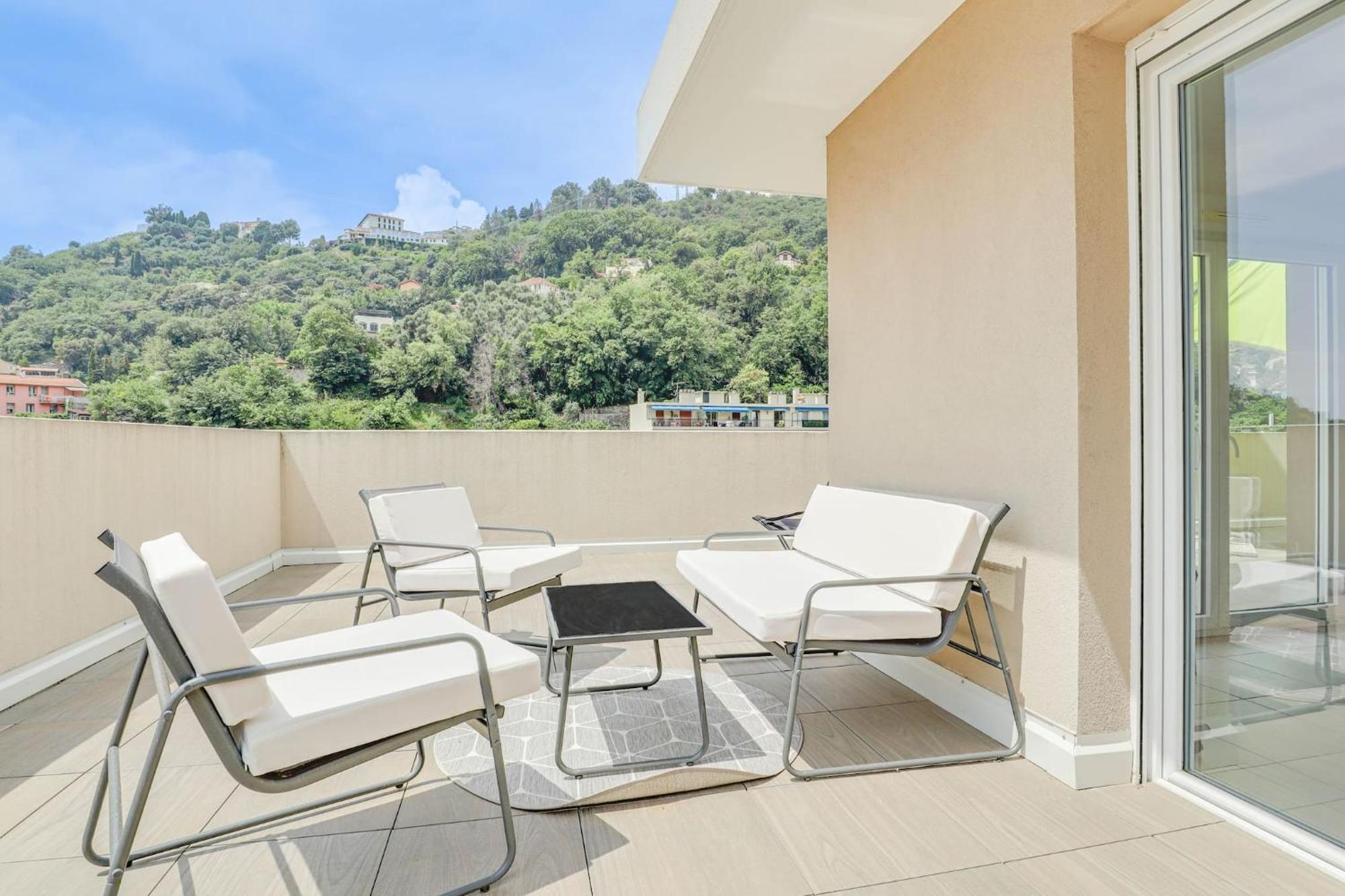 Spacieux Rooftop Parking, Terrasse Ensoleillee Menton Bagian luar foto