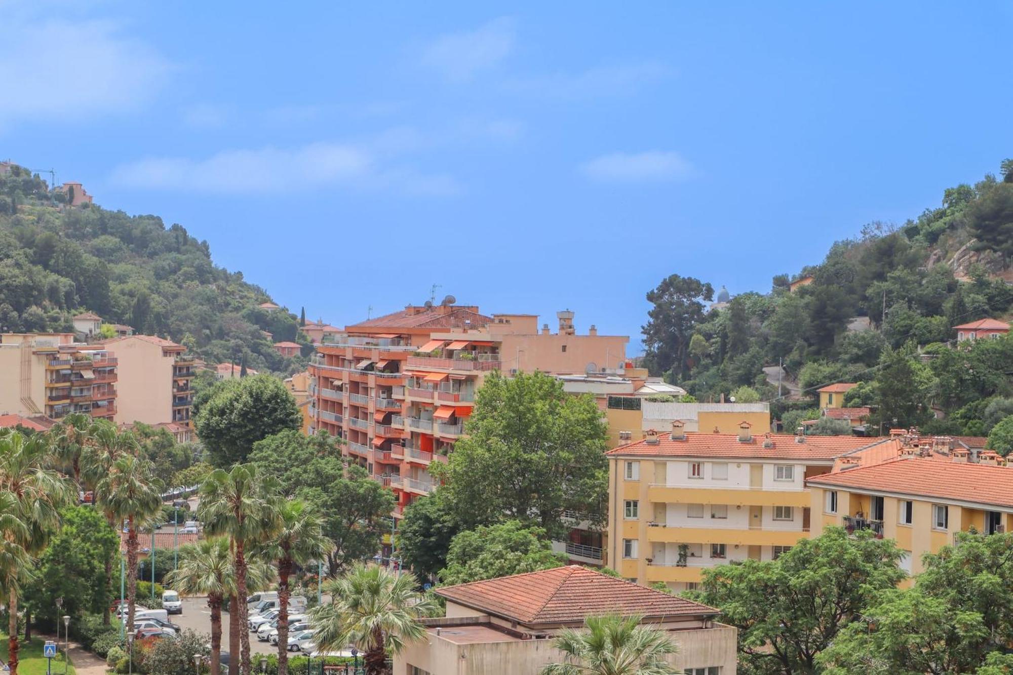Spacieux Rooftop Parking, Terrasse Ensoleillee Menton Bagian luar foto