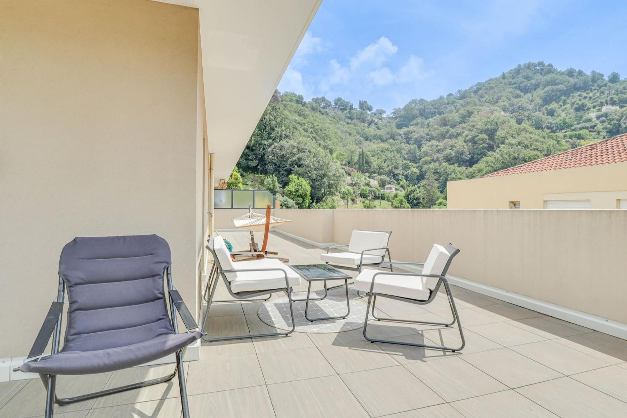 Spacieux Rooftop Parking, Terrasse Ensoleillee Menton Bagian luar foto