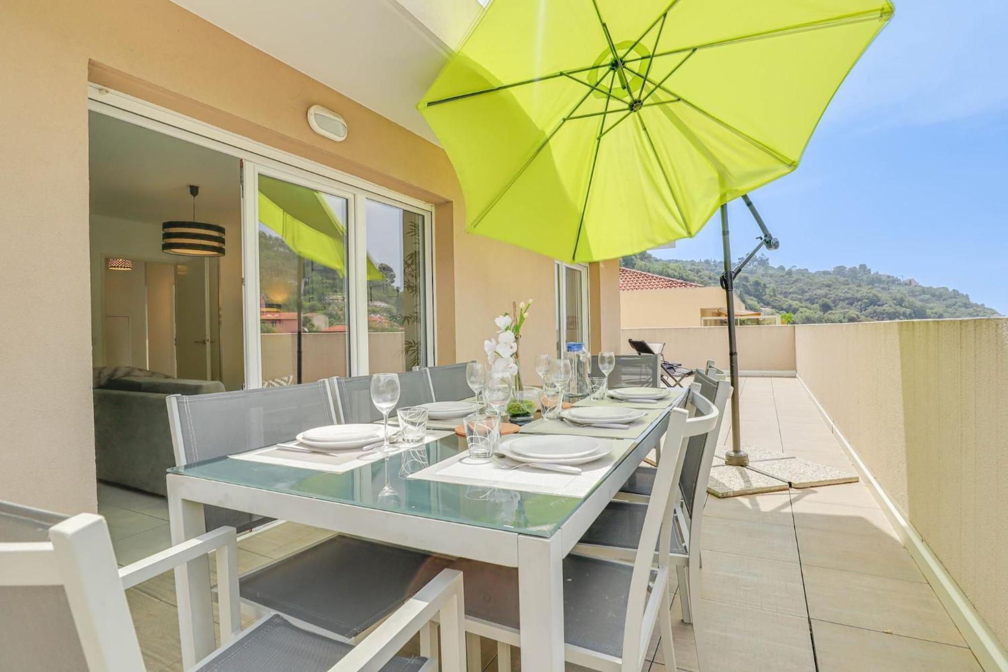 Spacieux Rooftop Parking, Terrasse Ensoleillee Menton Bagian luar foto