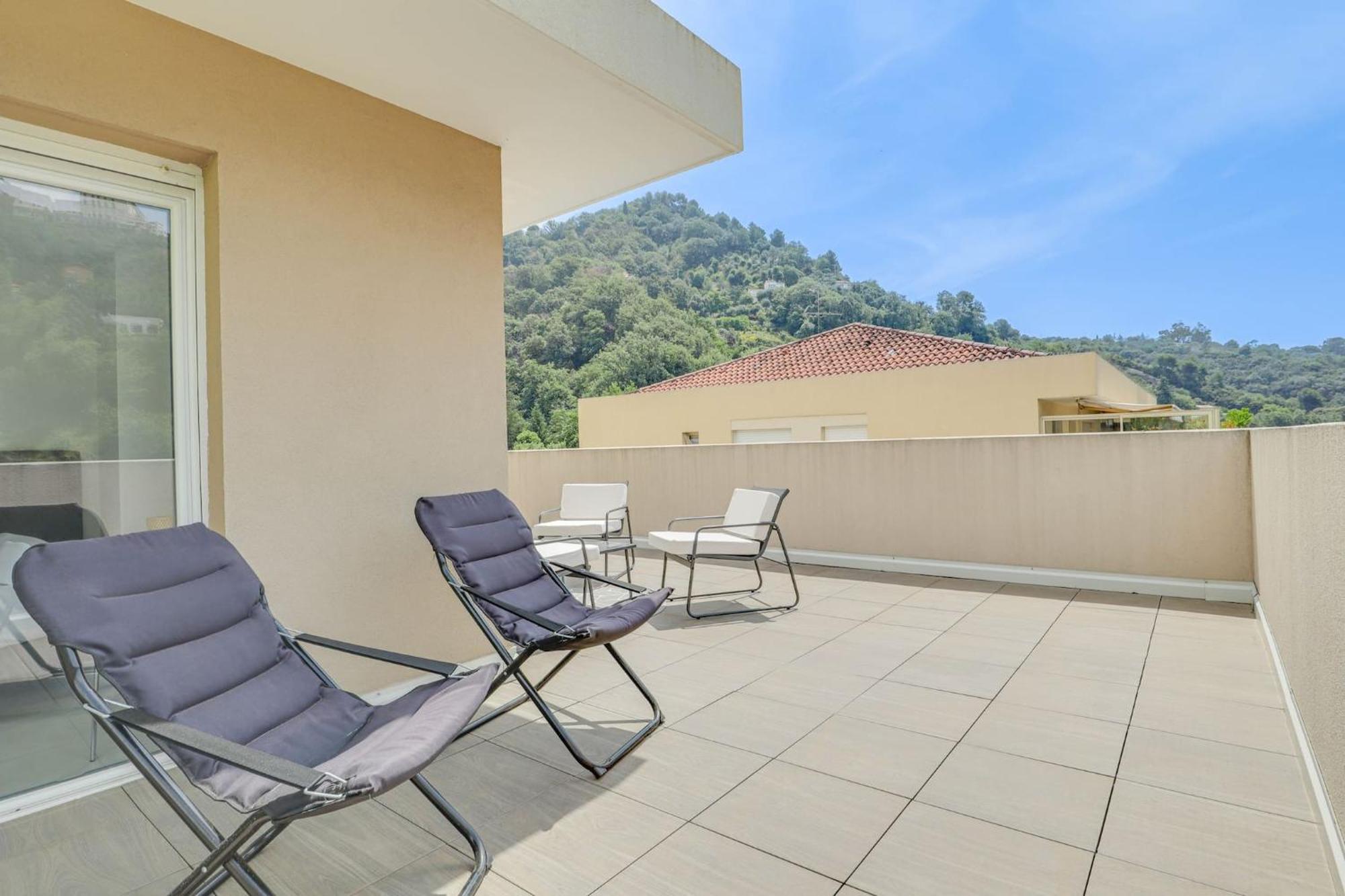 Spacieux Rooftop Parking, Terrasse Ensoleillee Menton Bagian luar foto